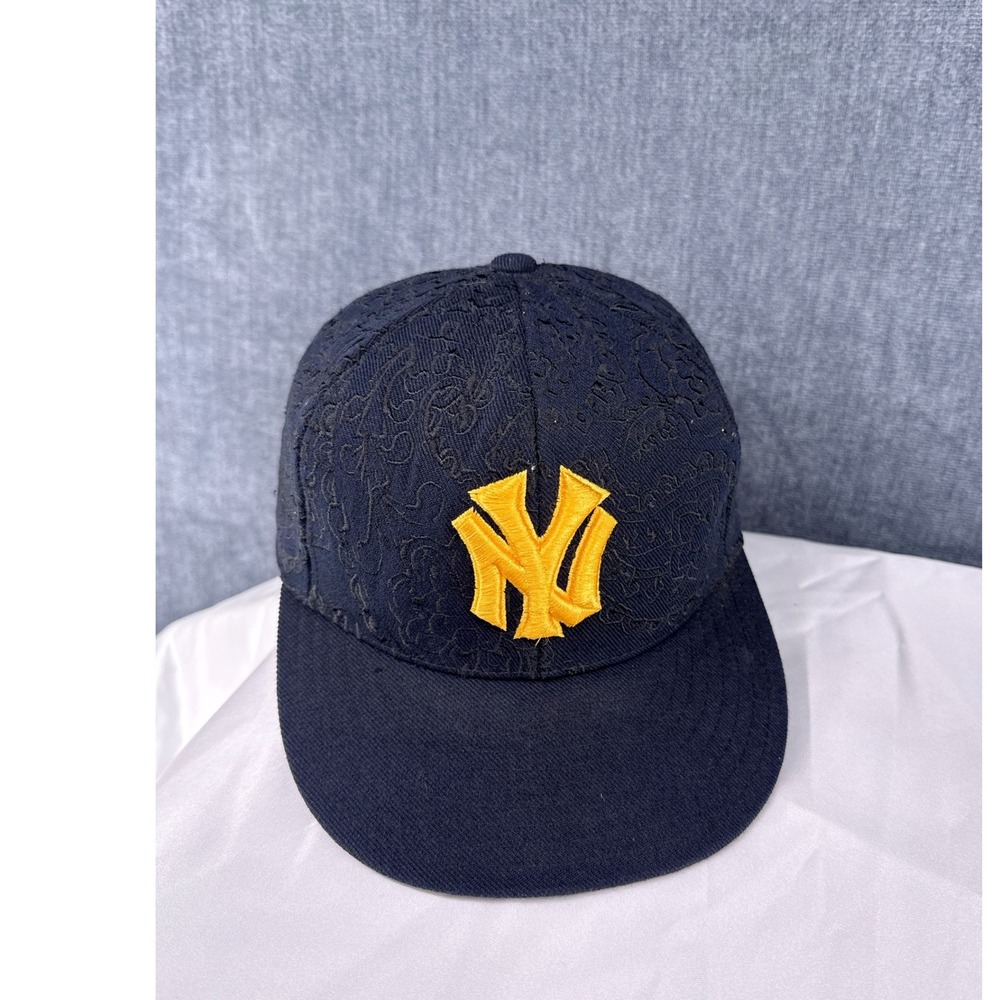 Mitchell & Ness Yankees Hat Men's 7 3/8 Black Paisley Fitted Cooperstown Cap